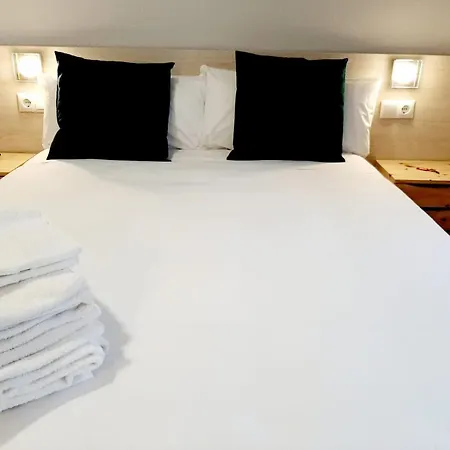 Lucia By Gaiarooms Pensión Salamanca